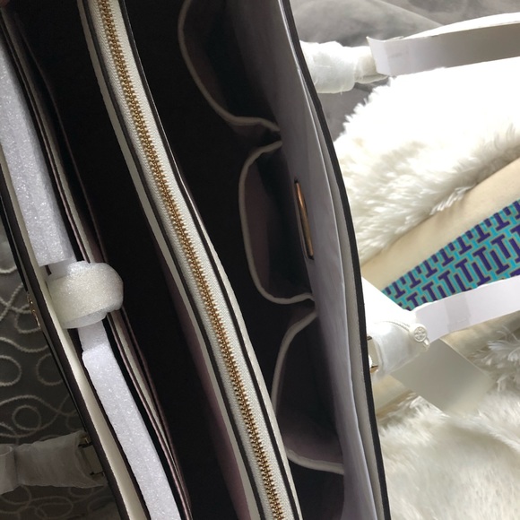 REDUCED! Today only!! New Tory Burch Large Tote - Picture 4 of 8